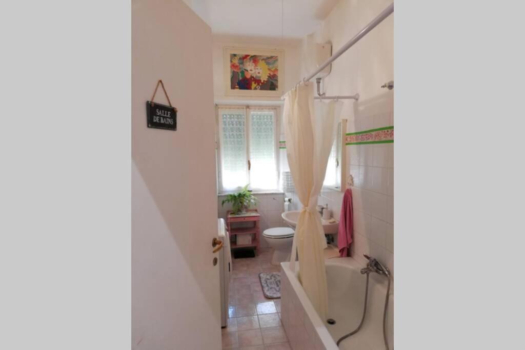 Casa Vacanze Gli Oleandri Bracciano  Bagian luar foto