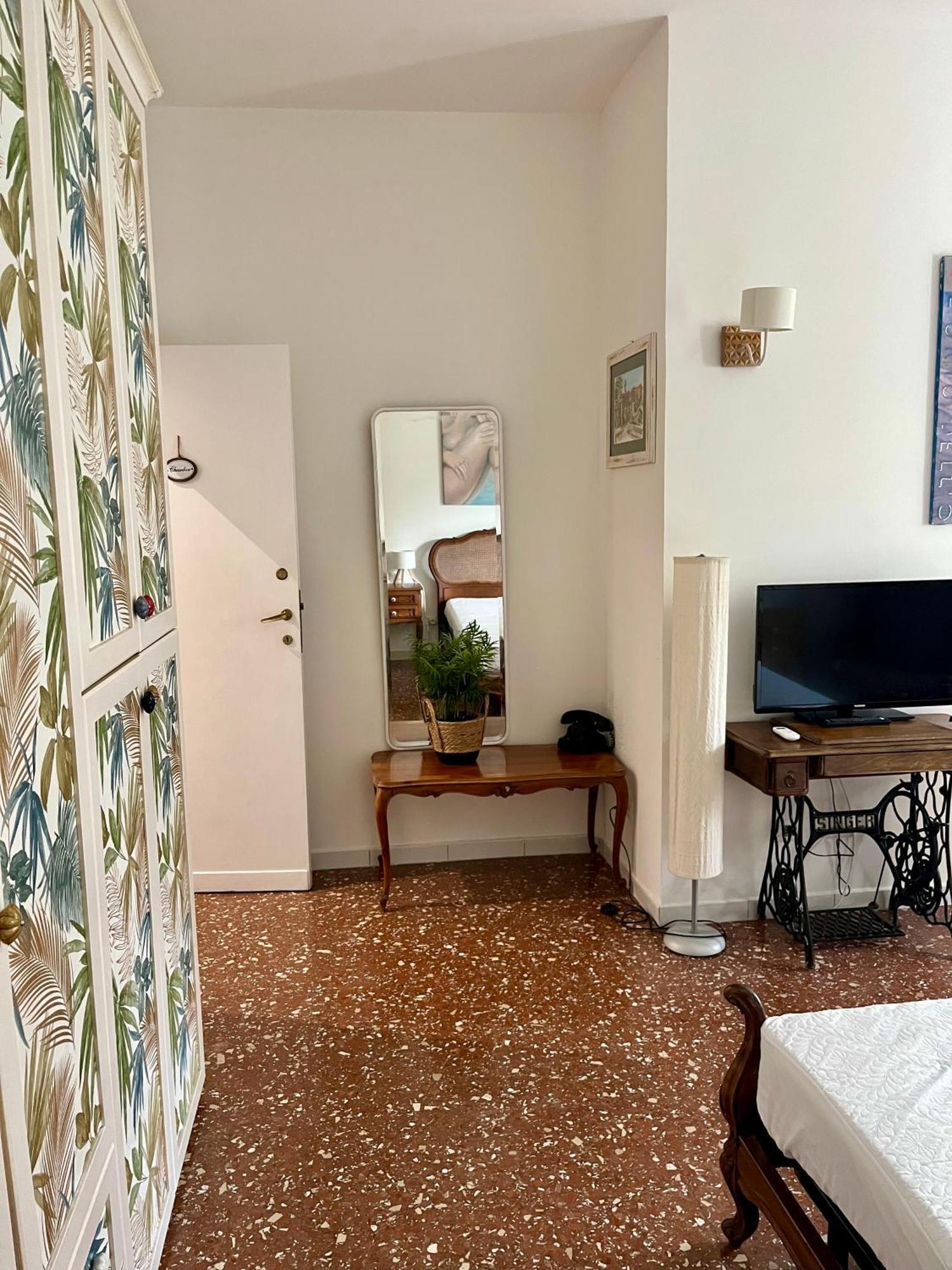 Casa Vacanze Gli Oleandri Bracciano  Bagian luar foto